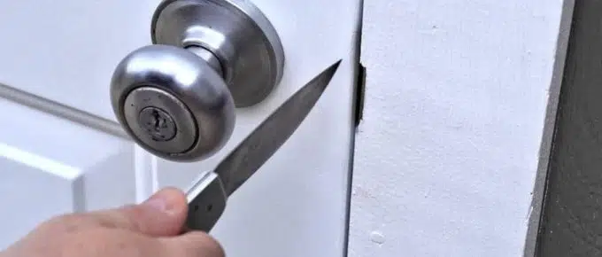 How To Pick A Bedroom Door Lock?